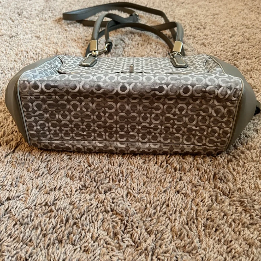 Like New Coach Signature Gray Jacquard & Leather Madison Satchel #D1394-25215